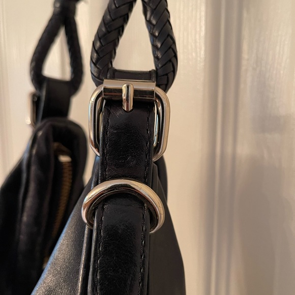 Elliott Lucca - Picture 2 of 13